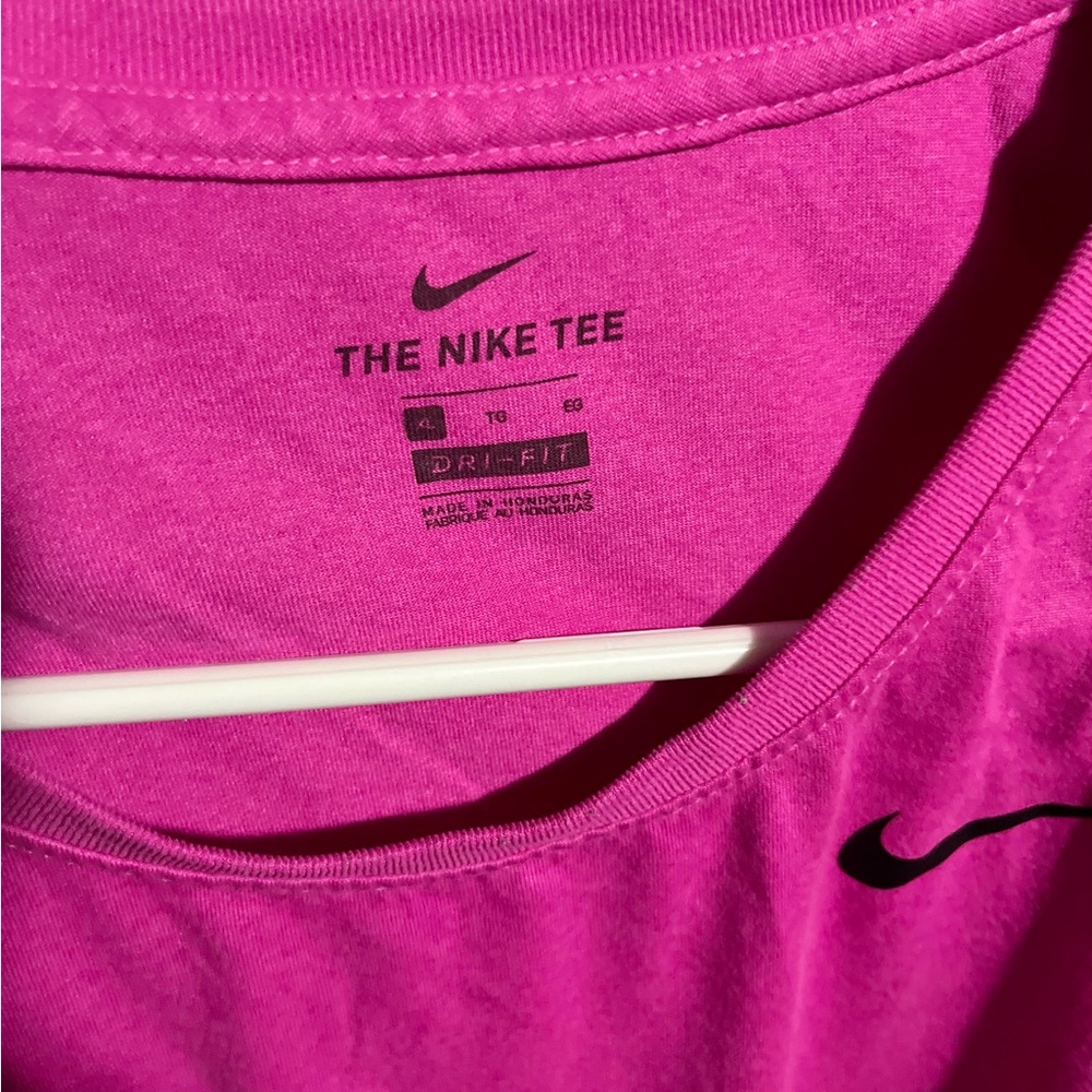 Women’s Sleeveless Nike Tee